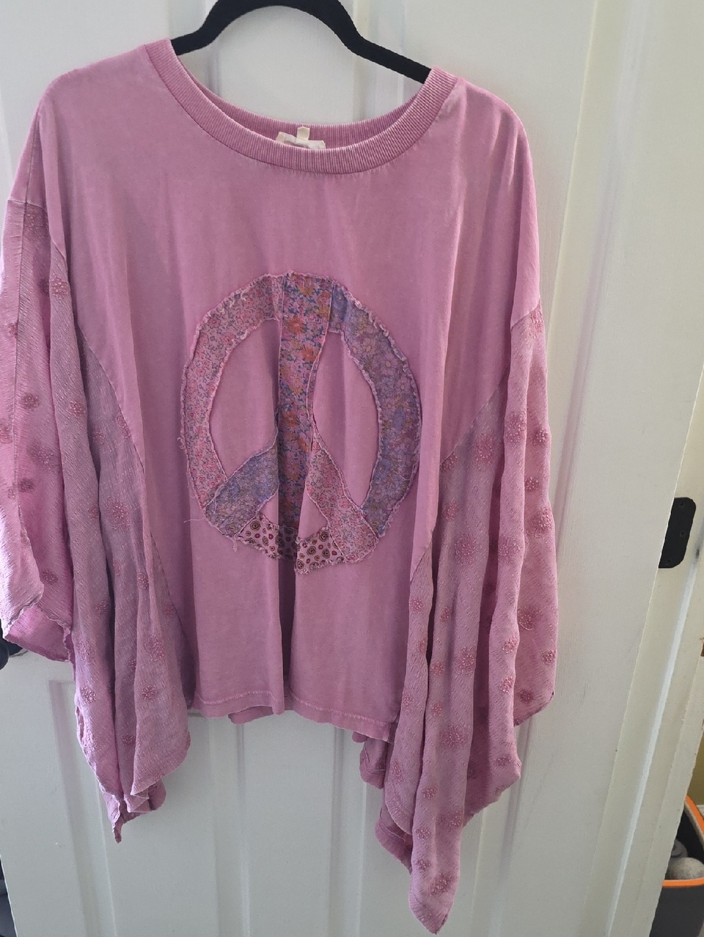 easel Faded Pink Oversized Peace Sign Pullover